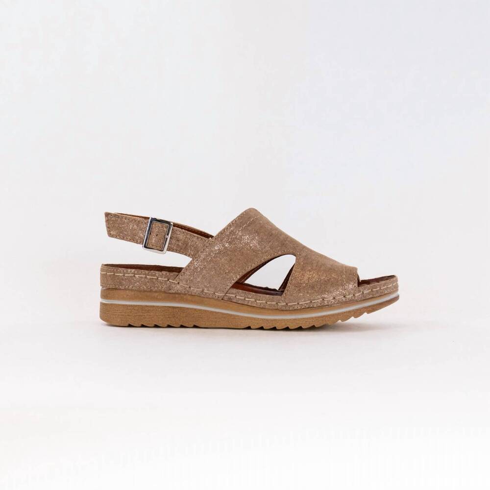 NEW V-ITALIA women's wedge sandal in camel